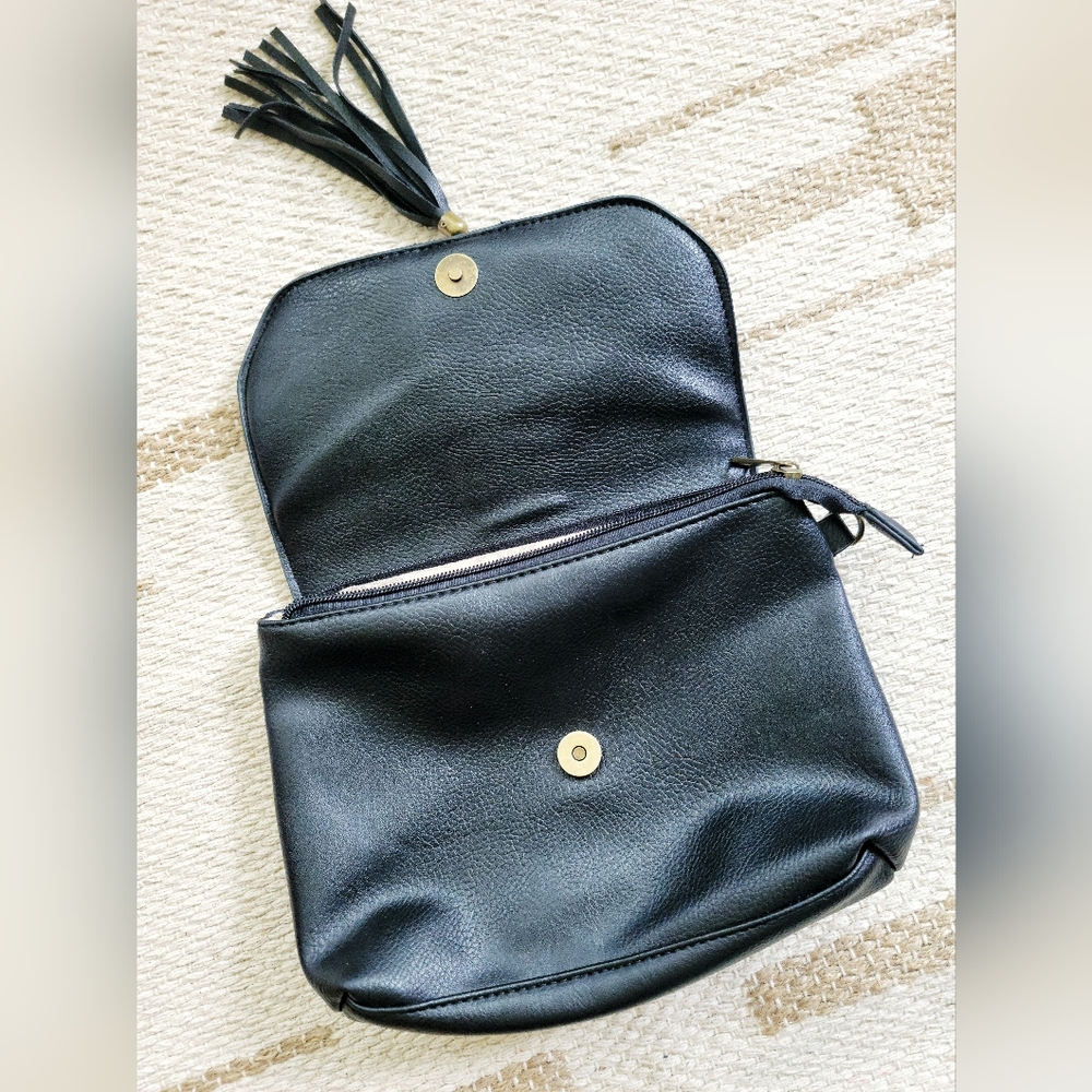 ✨3/$12 Boho Black Clutch Vegan - Picture 3 of 6